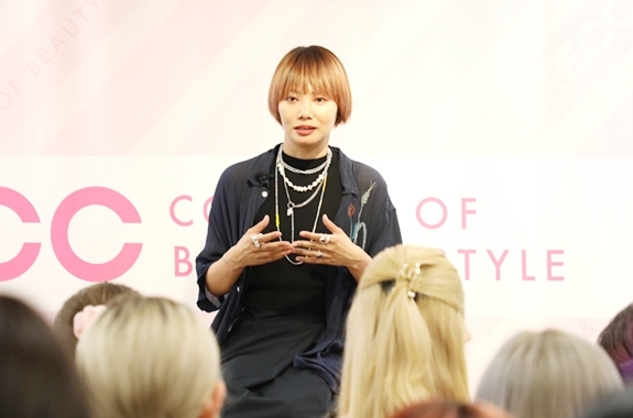 現場で活躍中のプロから学べるから、卒業後すぐに活躍できる存在に！