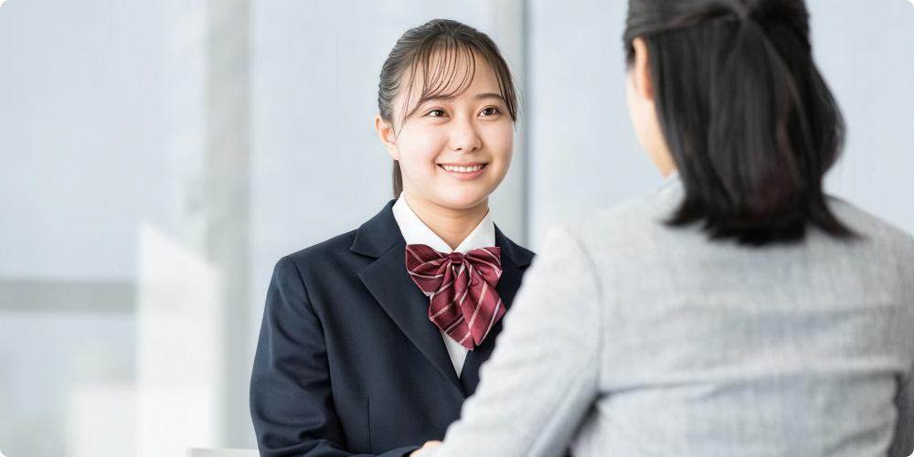 美容師を目指す高校生が前向きに進路を考えるイメージ