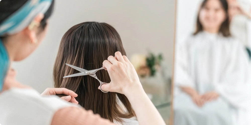 ヘアスタイリストとはどんな仕事？美容師デビュー後の活躍と将来性 タイトル画像