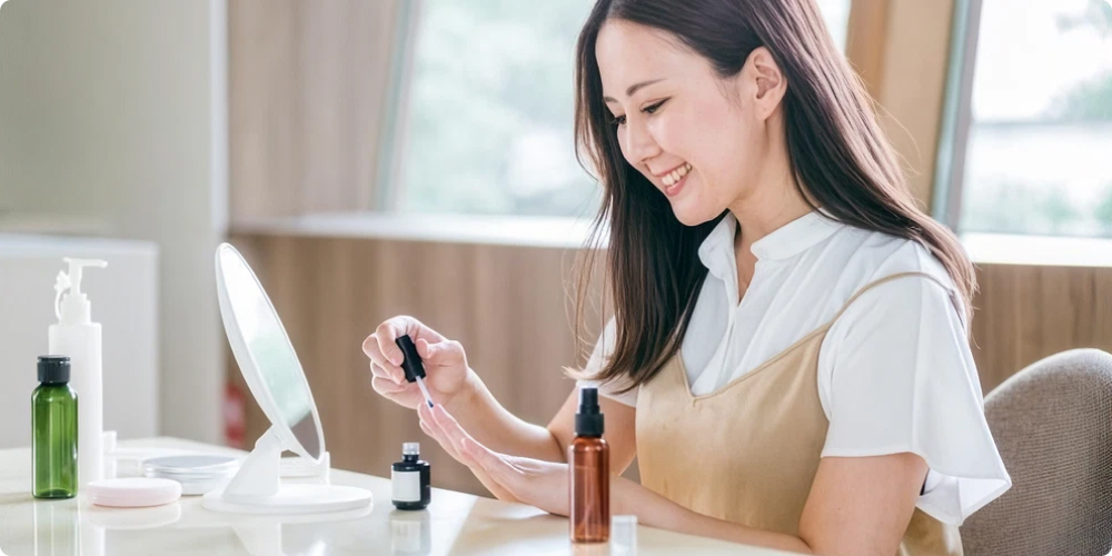 ネイルケアはプロの第一歩!ネイリストの奥深い仕事と将来の働きやすさ タイトル画像