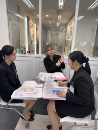ビューティアドバイザーコース　『先輩から後輩へ』受け継がれる接客力